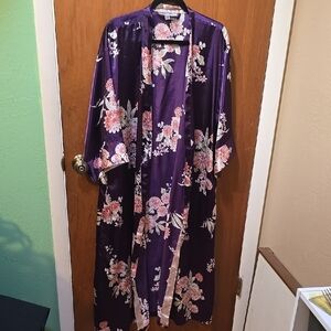 Morgan Taylor Floral Kimono Robe